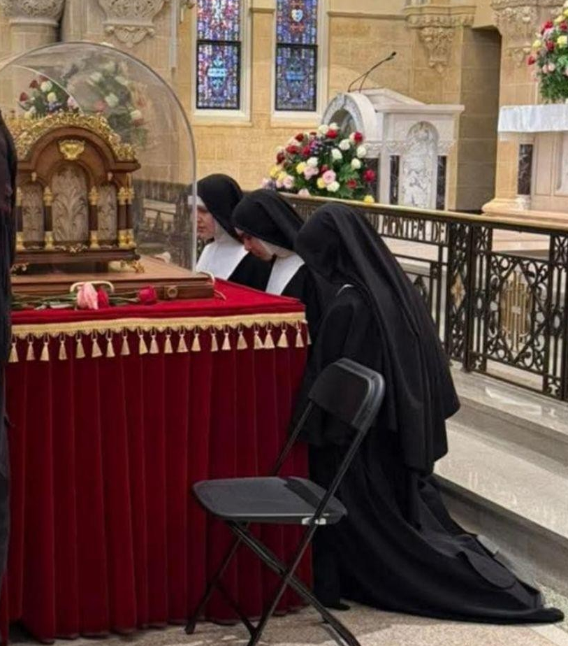 2025 12 sisteradorersholyhill2