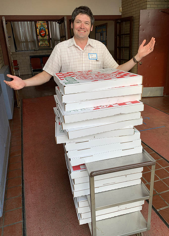 Tom Smith delivers the PIZZAS1
